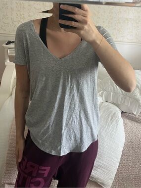 lululemon athletica Gray V-Neck Short Sleeve Tee